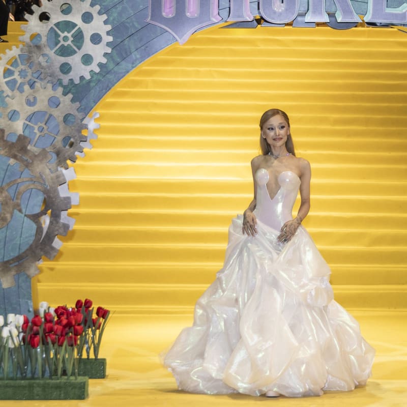 Ariana Grande Sparkles in Custom Versace at ‘Wicked’ Mexico City Premiere