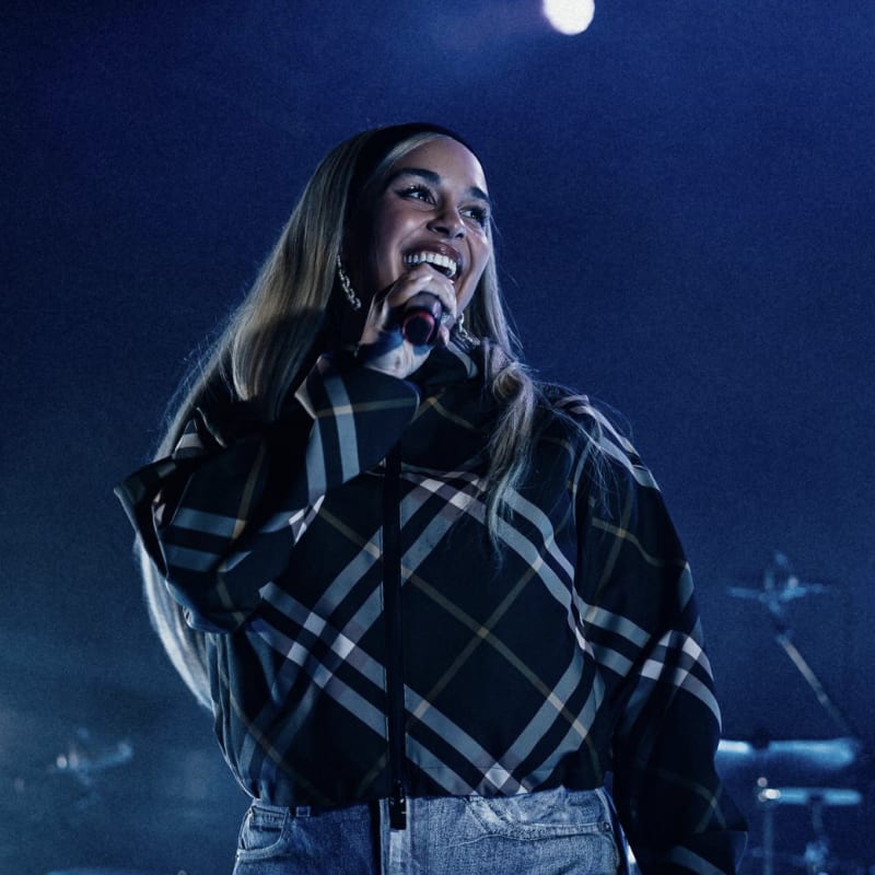Jorja Smith Gives Burberry Check the Spotlight