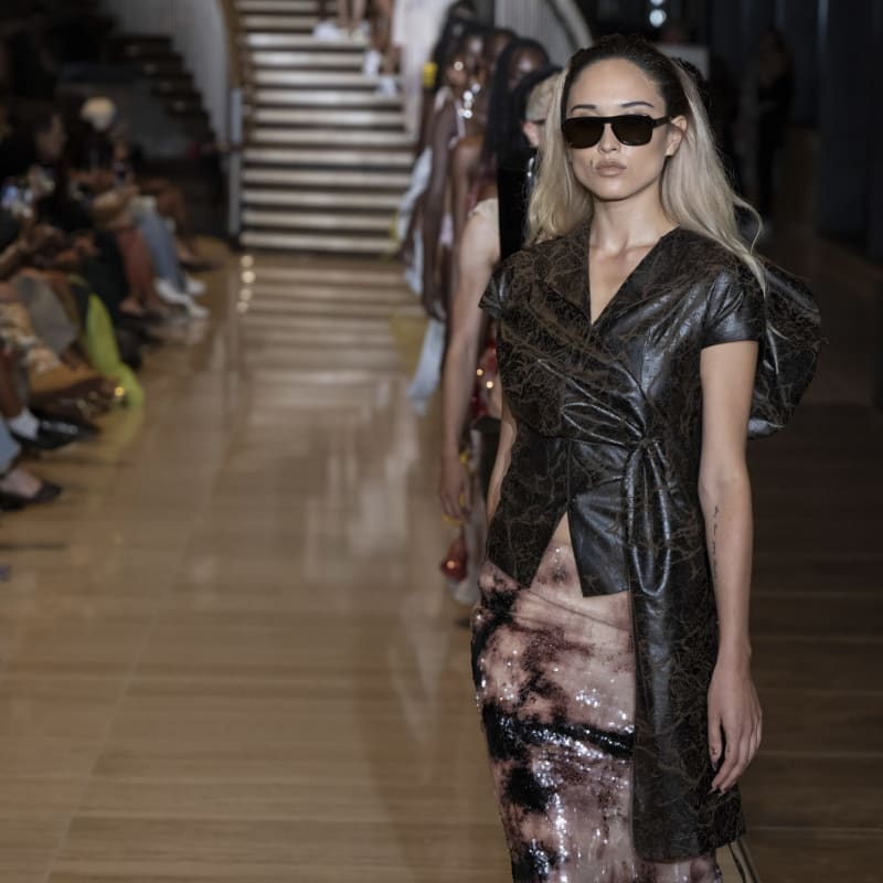 Kim Shui Spring 2025: Kintsugi-Inspired Sexy East-West Fusion with Olympic Star Jordan Chiles