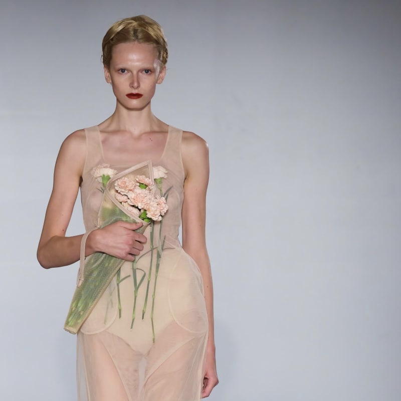 Simone Rocha Spring-Summer 2025 Collection: Carnations and Insecurities