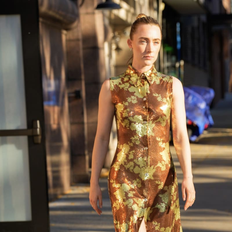 Saoirse Ronan Gives Versace’s Golden Hour a New York Moment