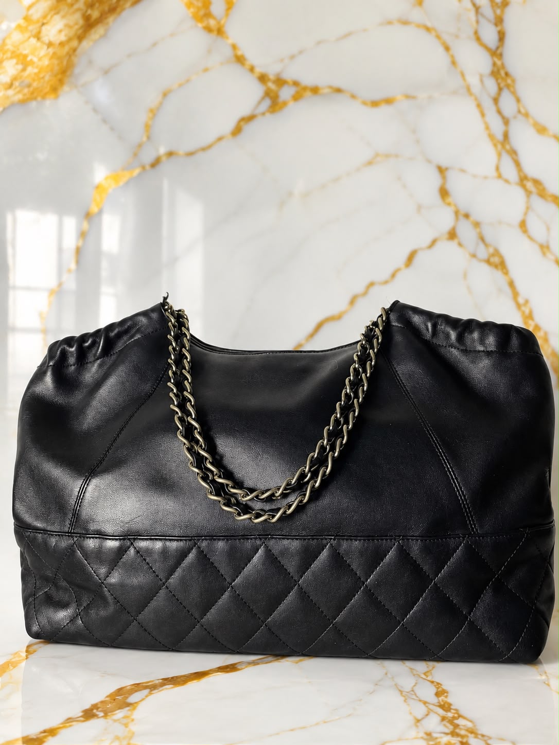 Chanel 22 Bag / Chanel Quilted Chain Hobo