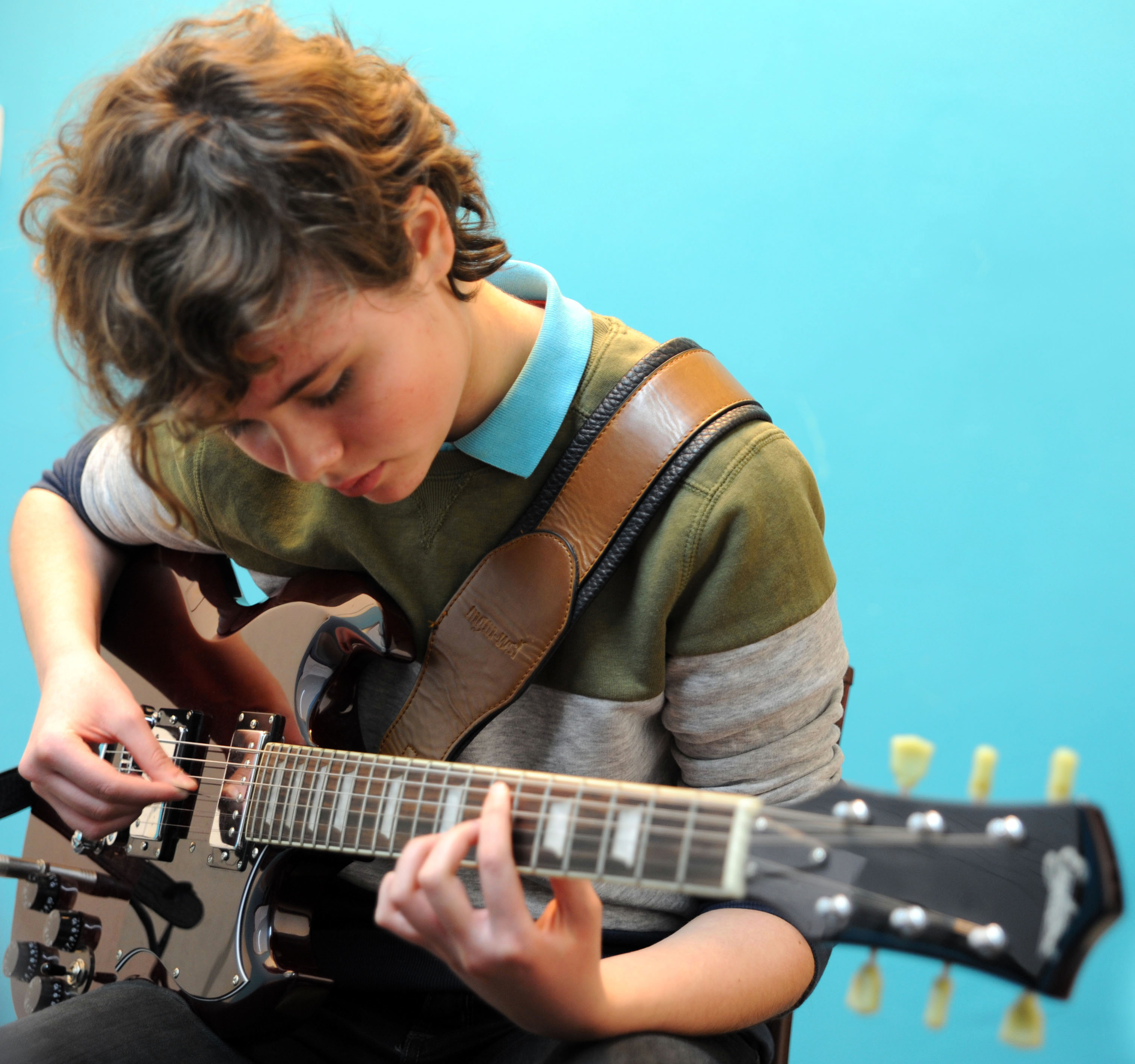 <font color="#1a1410">Guitare</font>