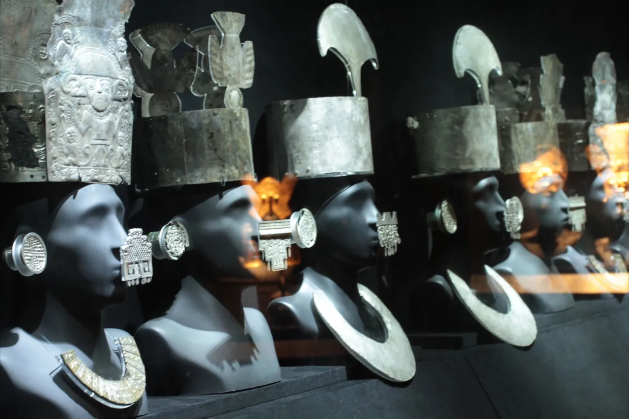 Day 2, Dec 30 – Lima – Tour of modern and colonial Lima including Larco Museum  (B,L,D) 