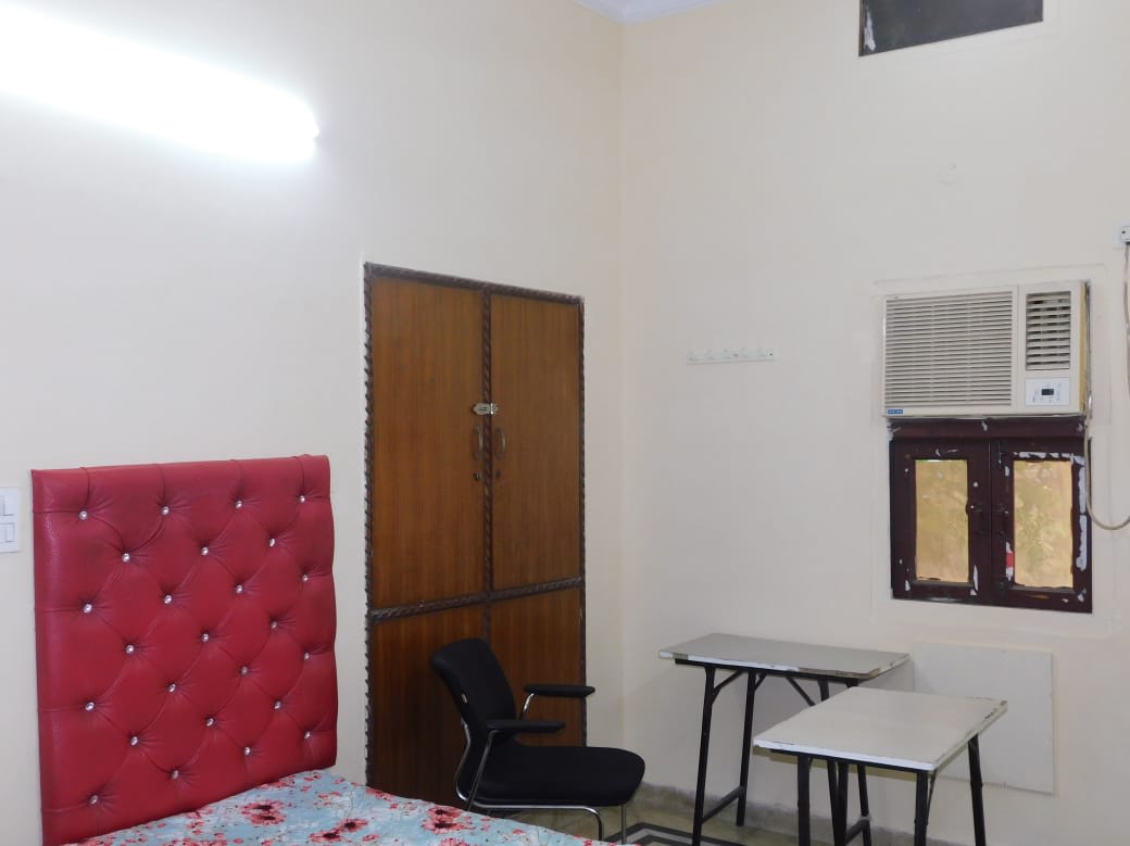 97ub jawahar Nagar kamla Nagar Delhi 