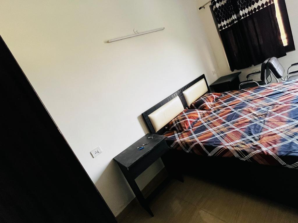 5602 0 no gali kolhapur road kamla Nagar Vastu pg