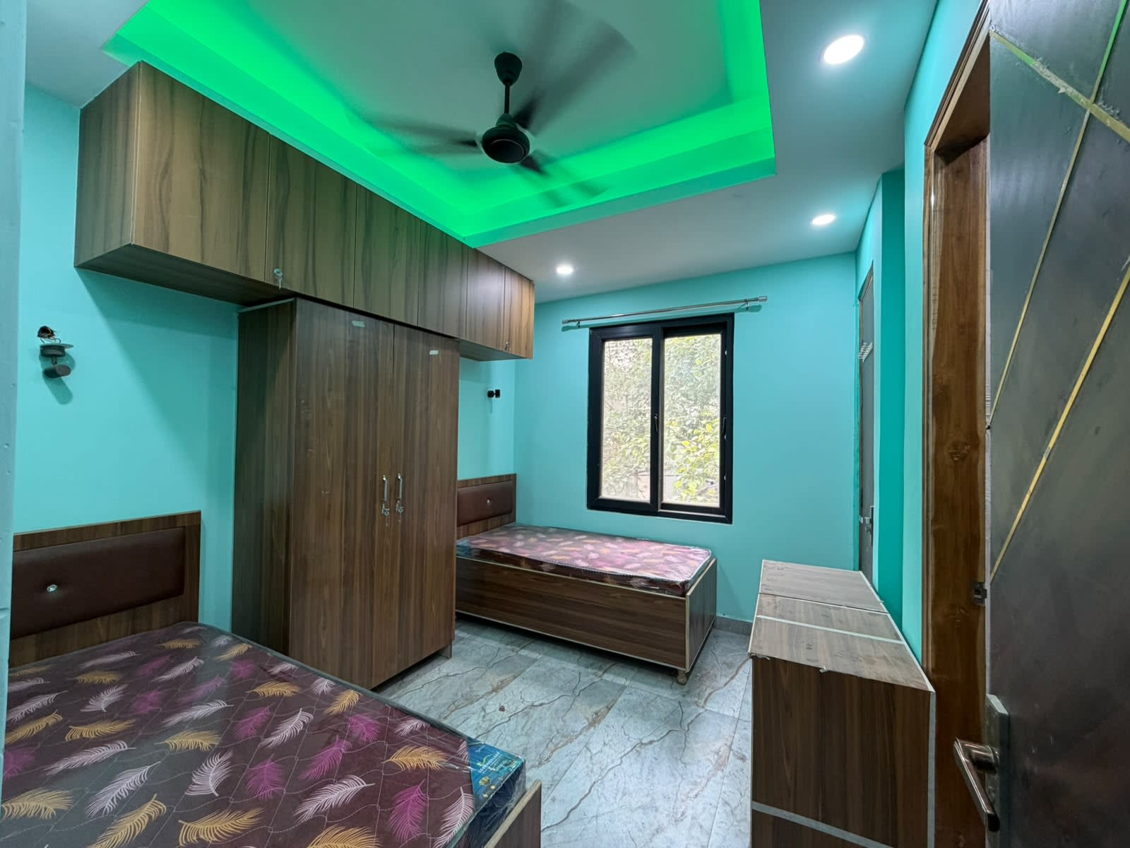 5692/4 New chandrawall kamla nagar Vastu Pg