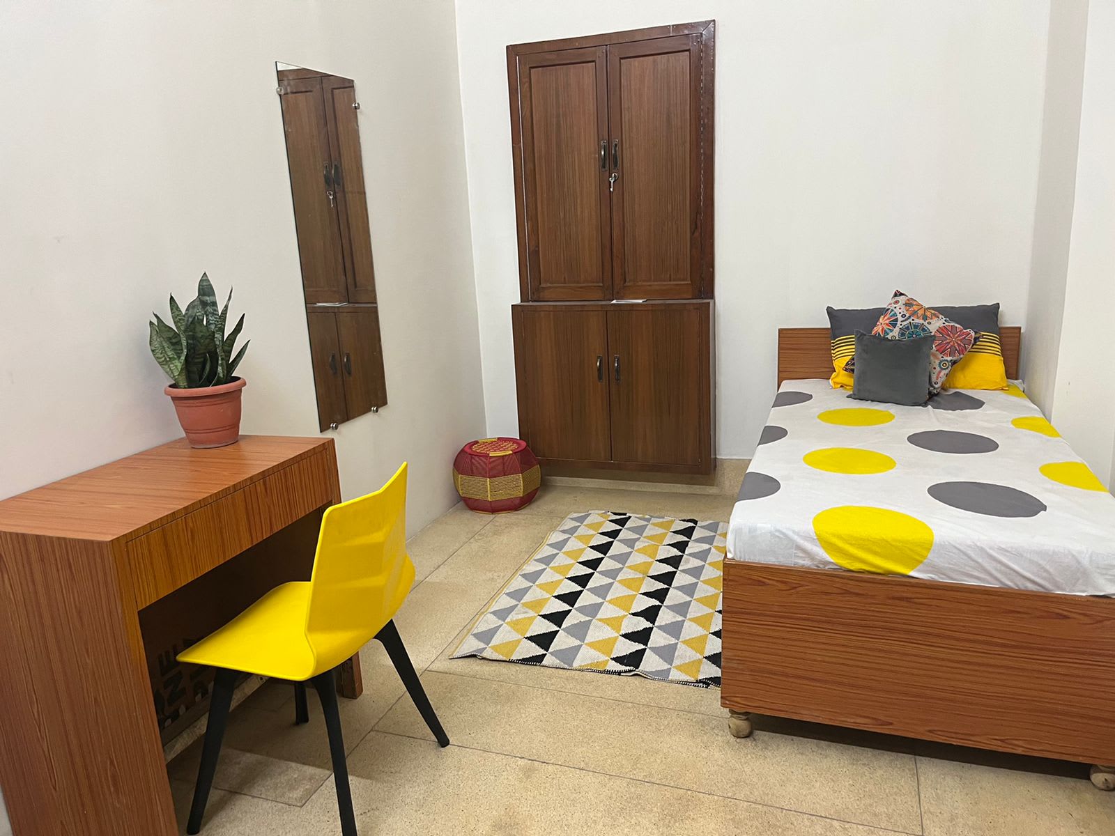 Orion phoenix 5/9 D ,Roop Nagar , delhi 110007