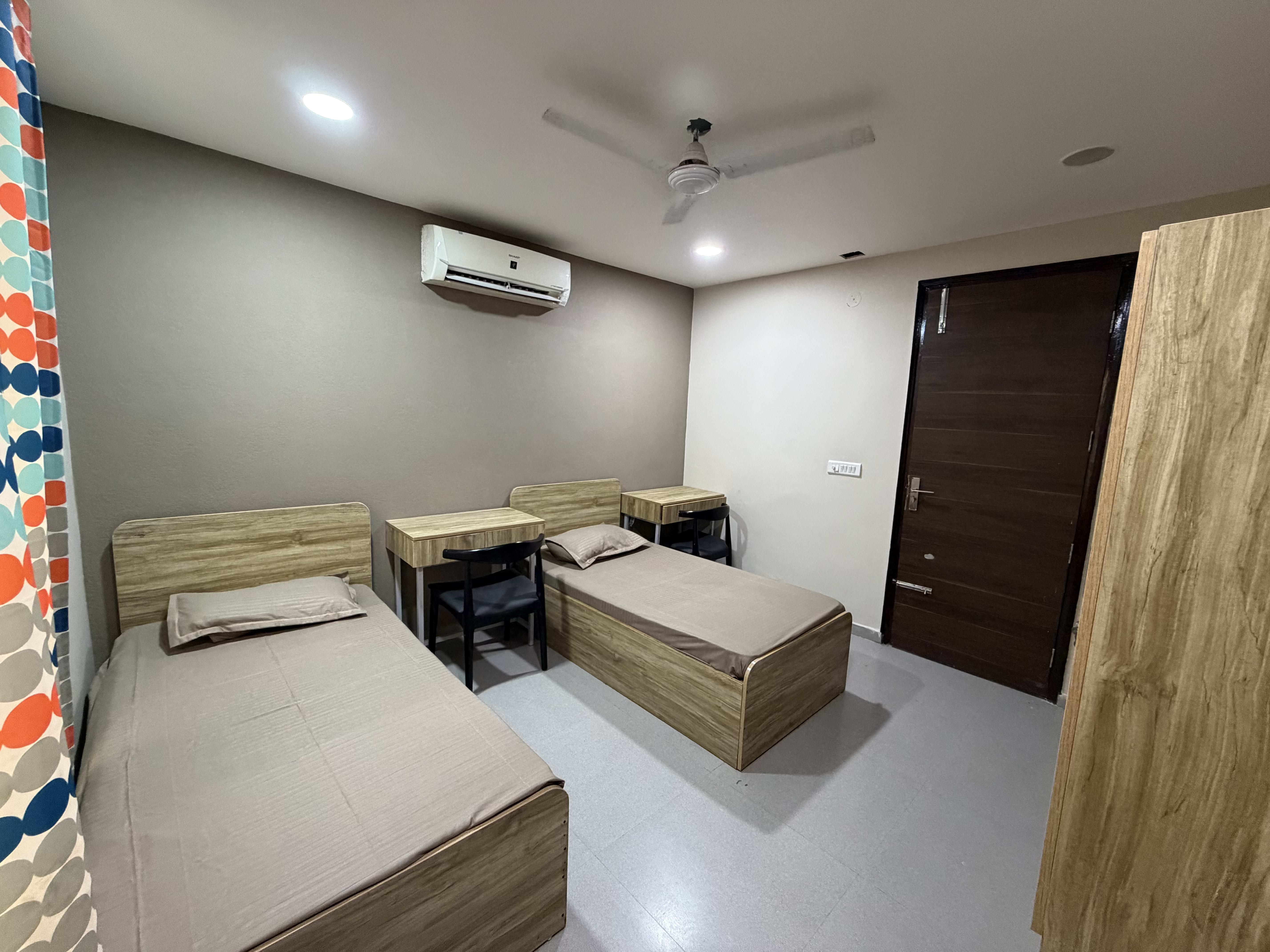 Aggarwal living above malabar