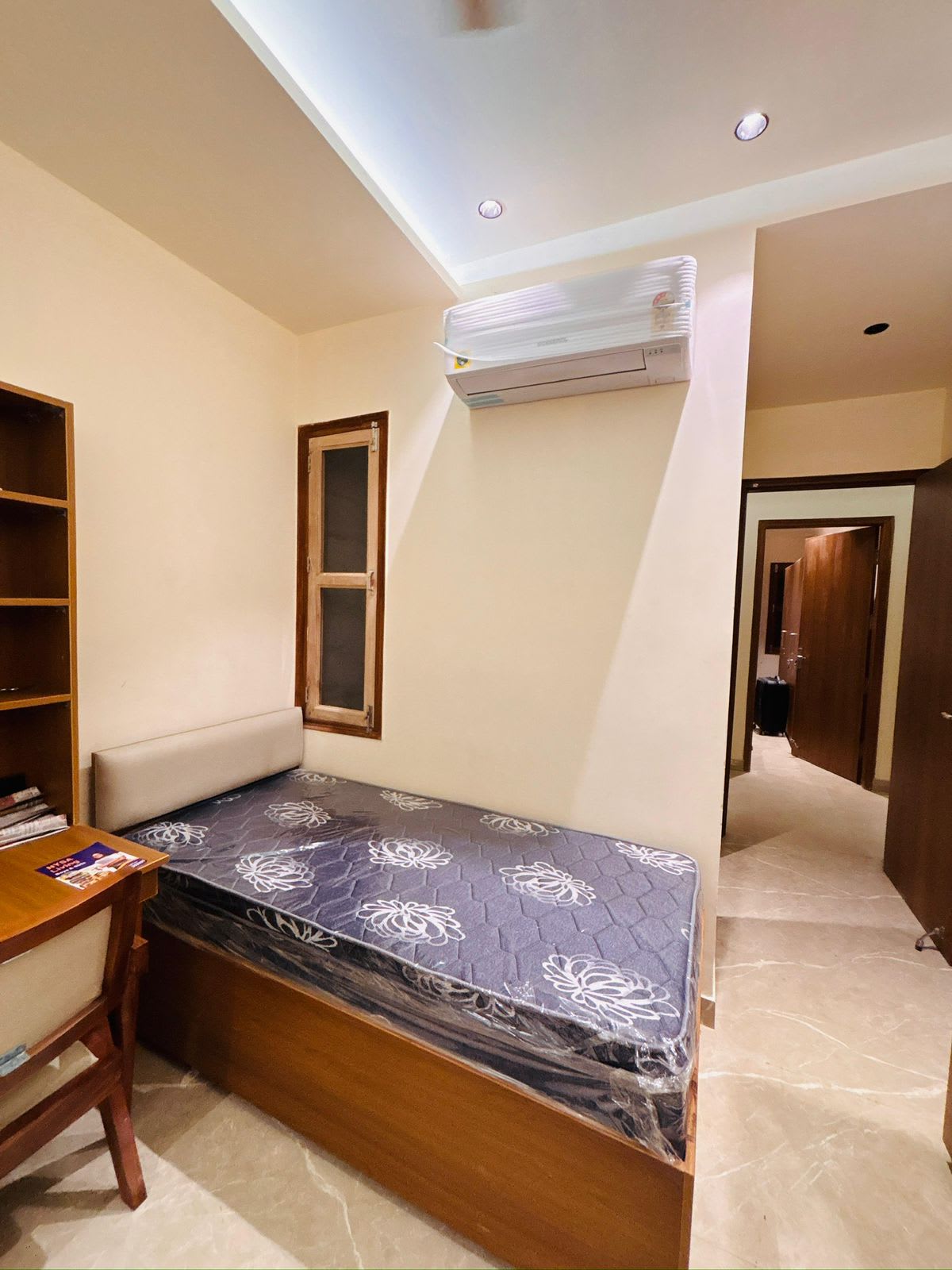Zugo living UB-13 NEAR LEVIS , KAMLA NAGAR 