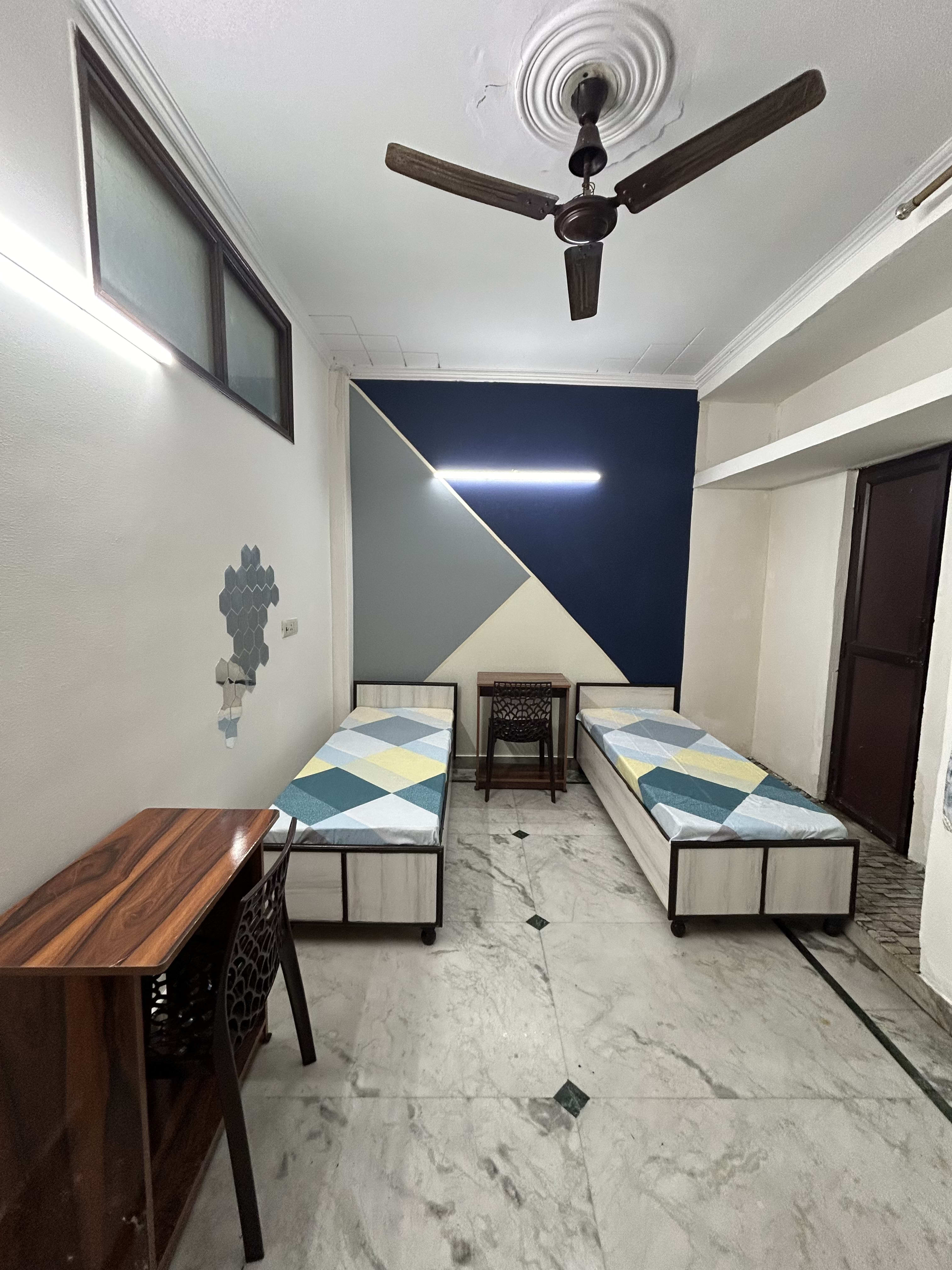 DU INN B-51, SINGLE STOREY, VIJAY NAGAR 