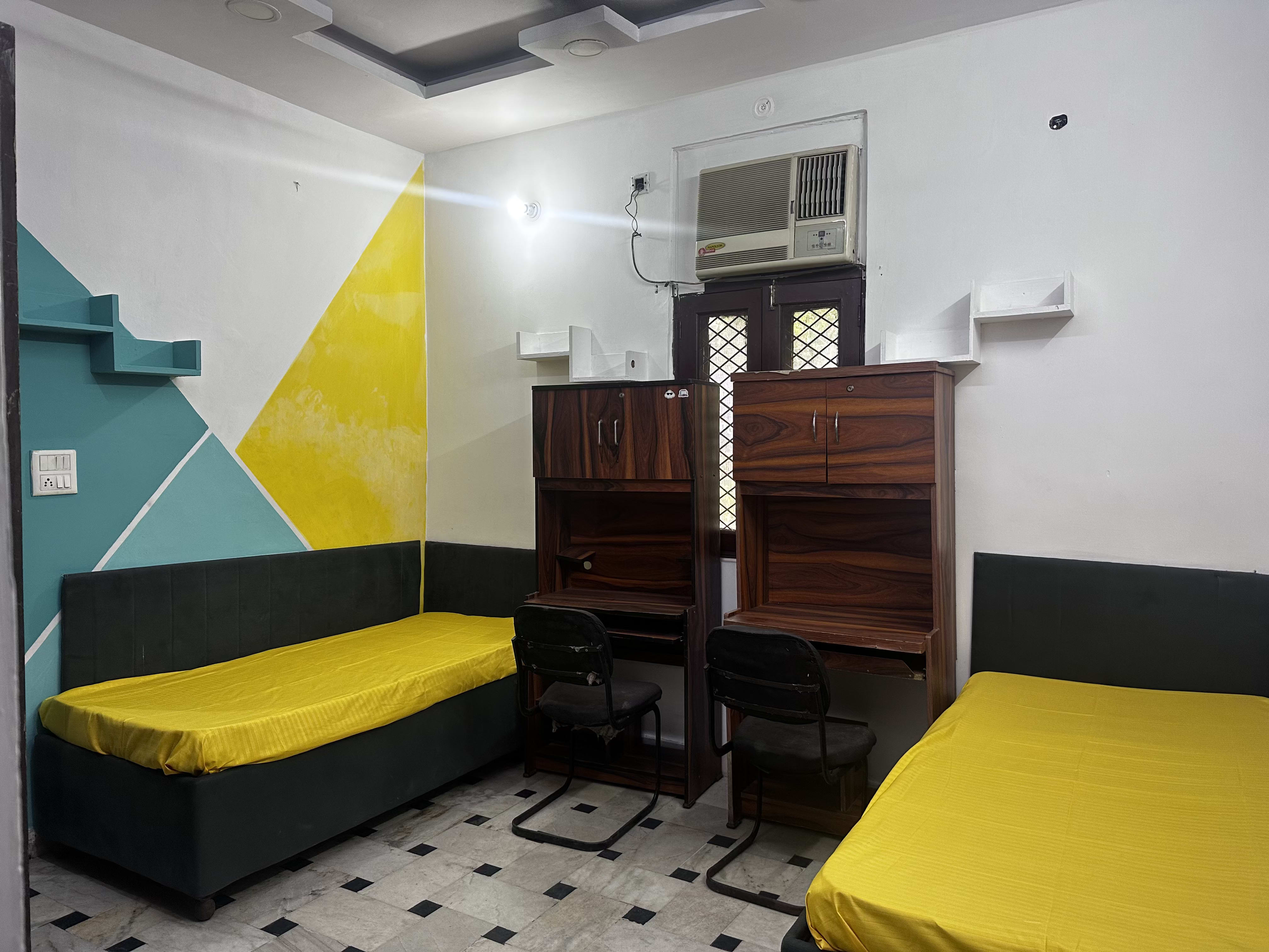 Boys Single room at Vidhya Niwas Hostel D19 PG in Vijay Nagar, Delhi - VN-B-368827
