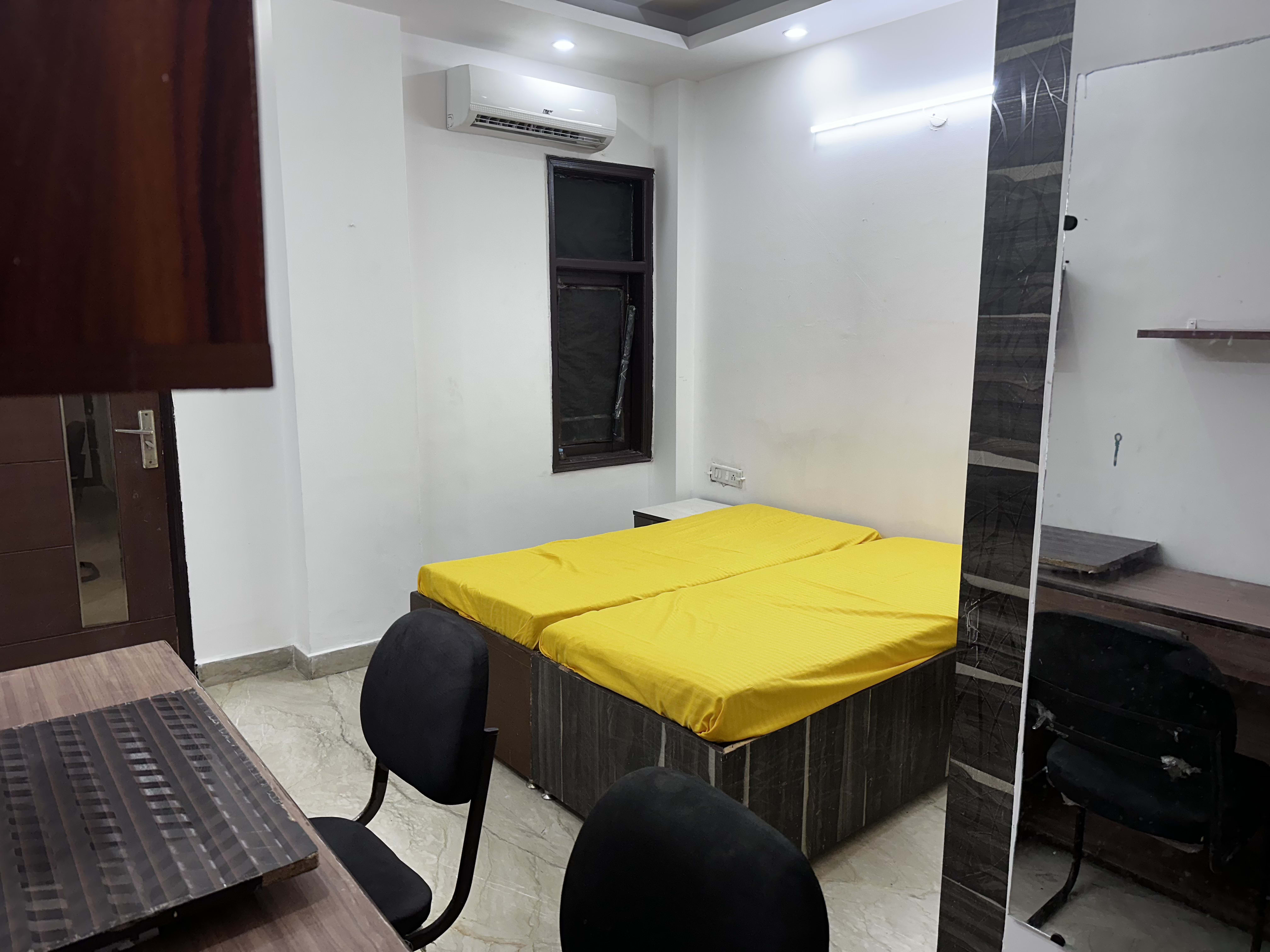 Vidhya Niwas Hostel OG 90
