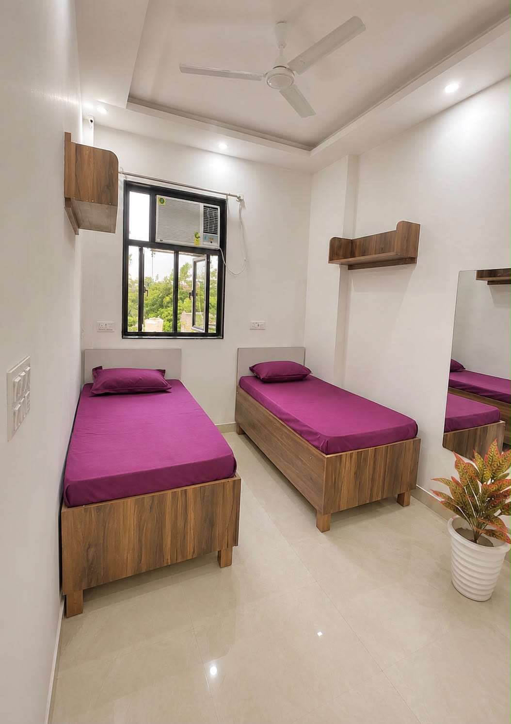 Inara Living 2292 - Pearl House,Hudson Lane,GTB Nagar, North Campus - Delhi 