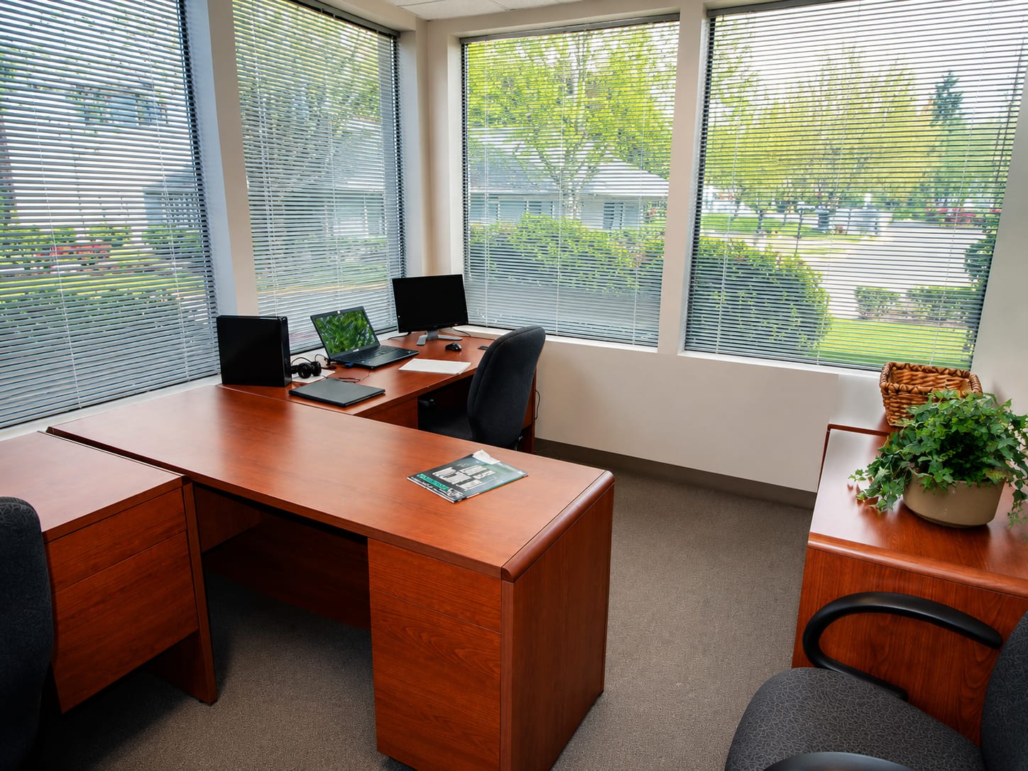 Spring Corner Office Private Offices, Coworking & Meeting Rooms in Issaquah, WA | Meadow Creek