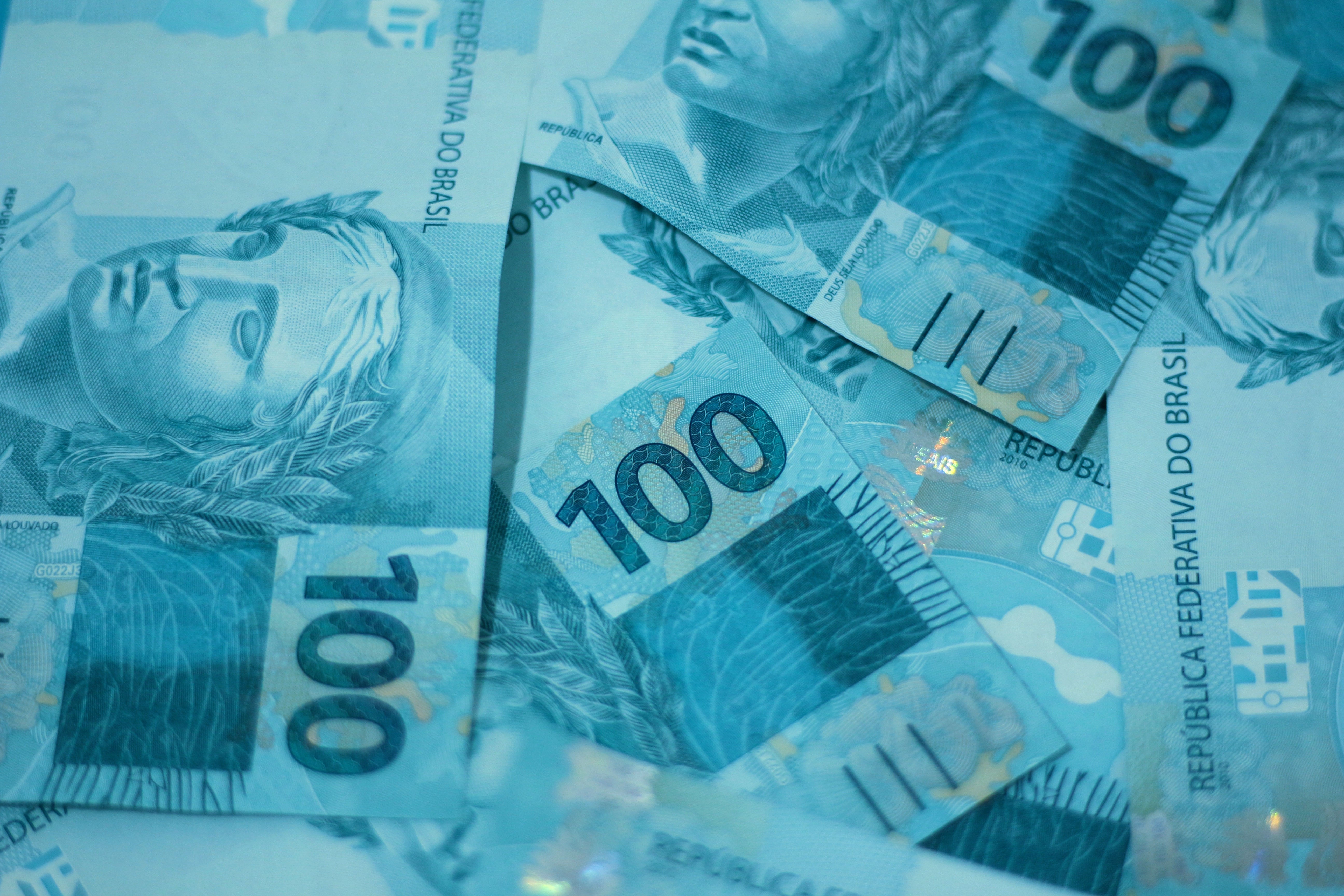 Dívida Pública Federal cai para R$ 7,253 trilhões em janeiro: análise de mercado