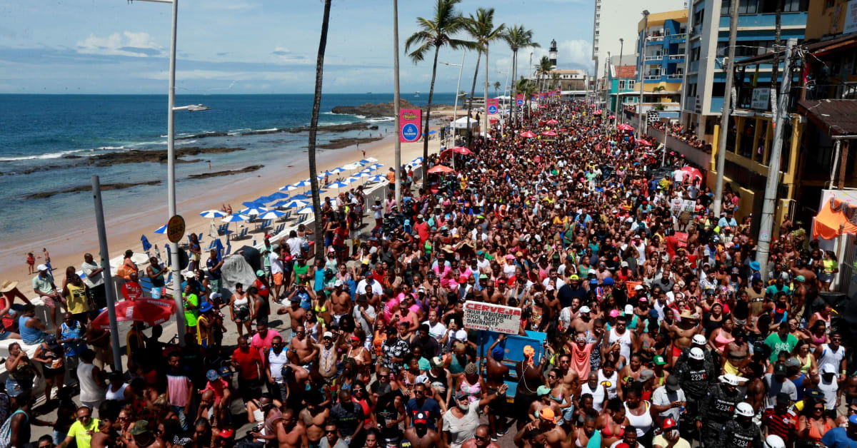 Personalização de abadás impulsiona vendas durante o Carnaval em Salvador