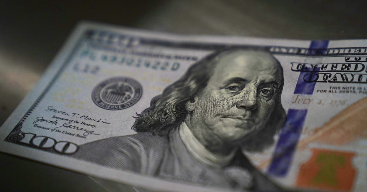 Dólar Cai com Possível Alívio nas Tarifas de Trump e Mercado Global