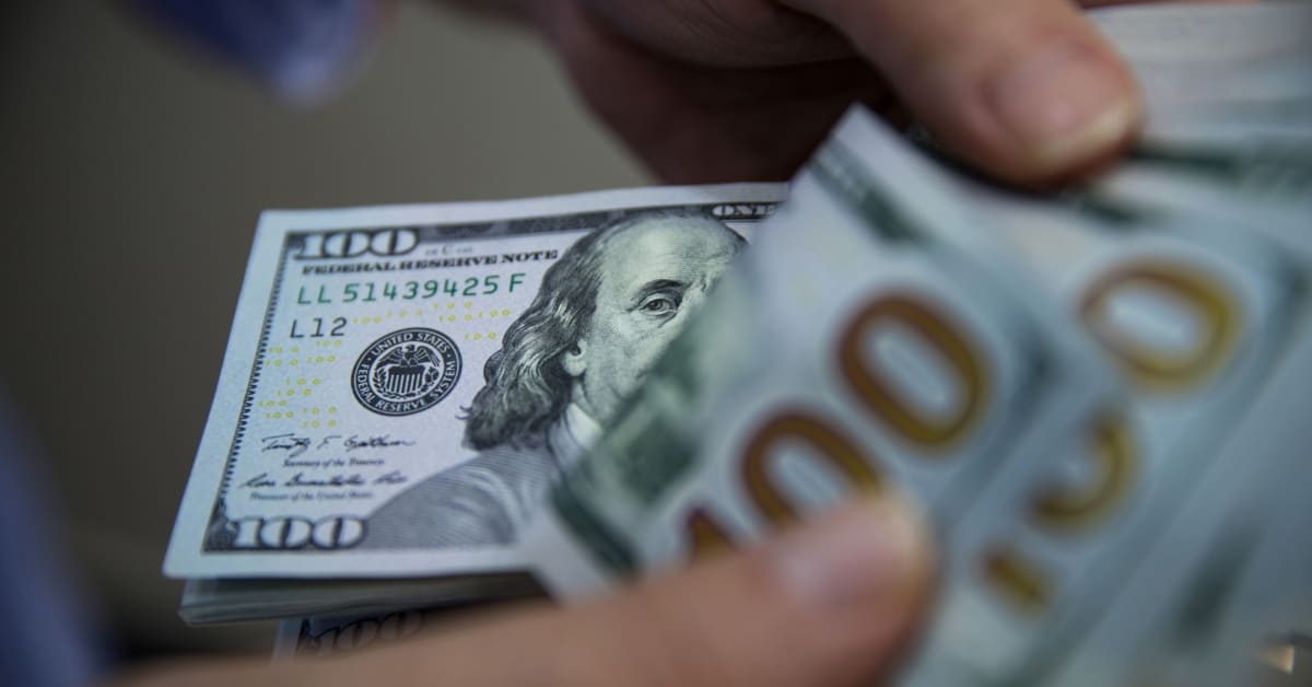 Dólar à vista: Como as tarifas de Trump e commodities afetam o mercado?