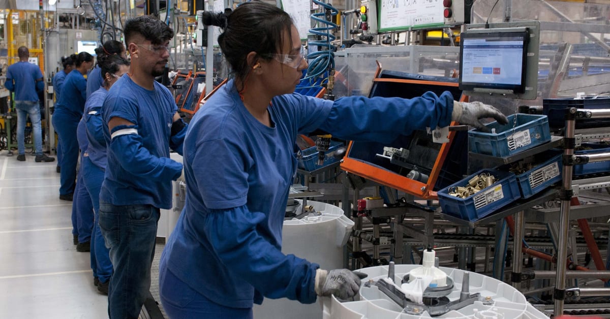 Como a estabilização do mercado de trabalho afeta os cortes de juros?