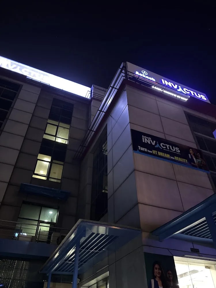 Aakash Invictus, Sector 62, Noida