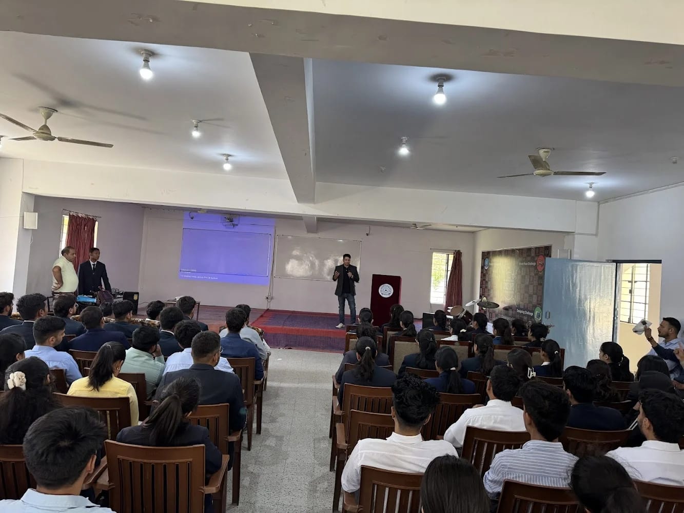 Geekonik | Best Data Science & Data Analyst Course in Noida