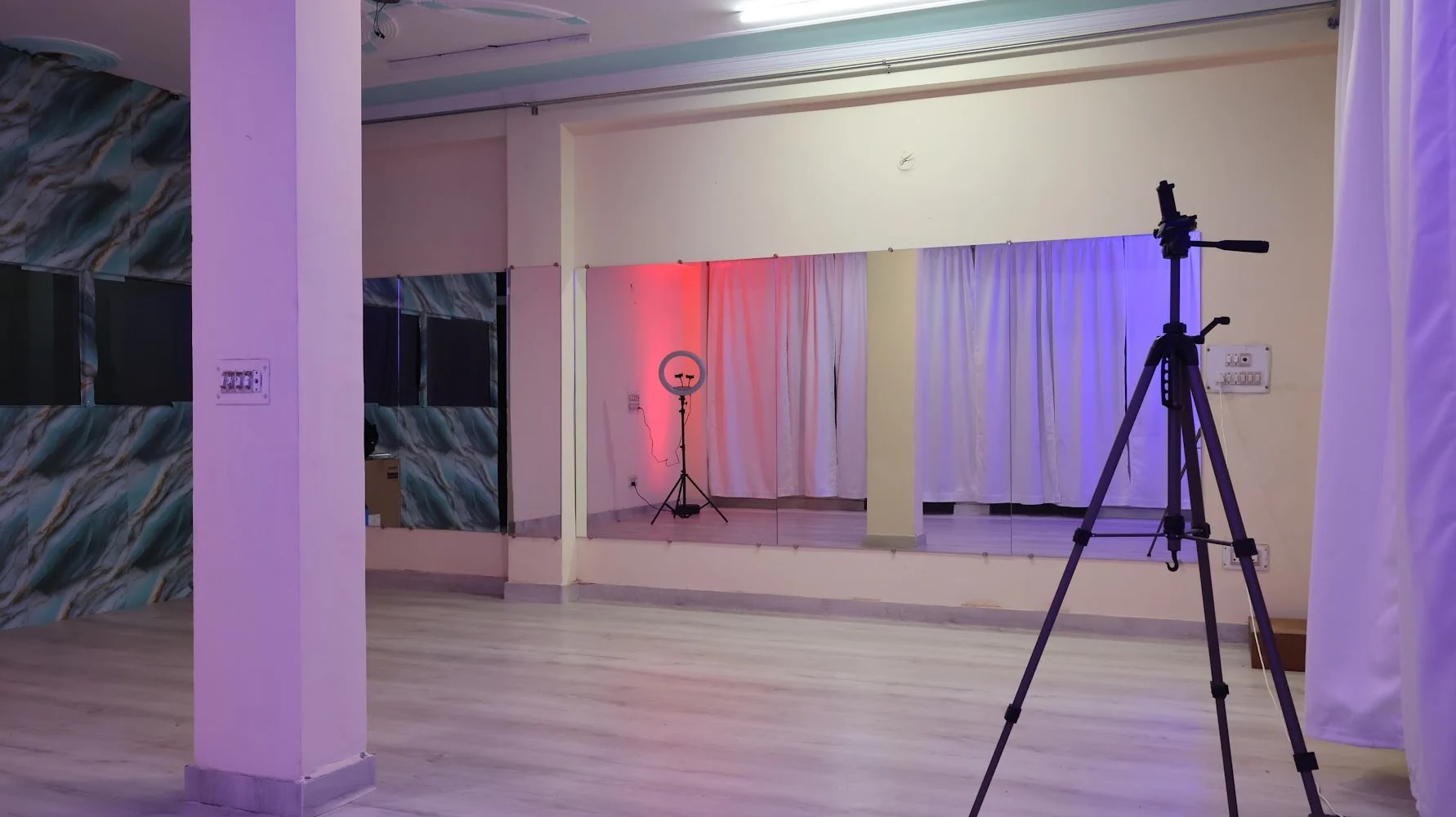 DANCE STATION