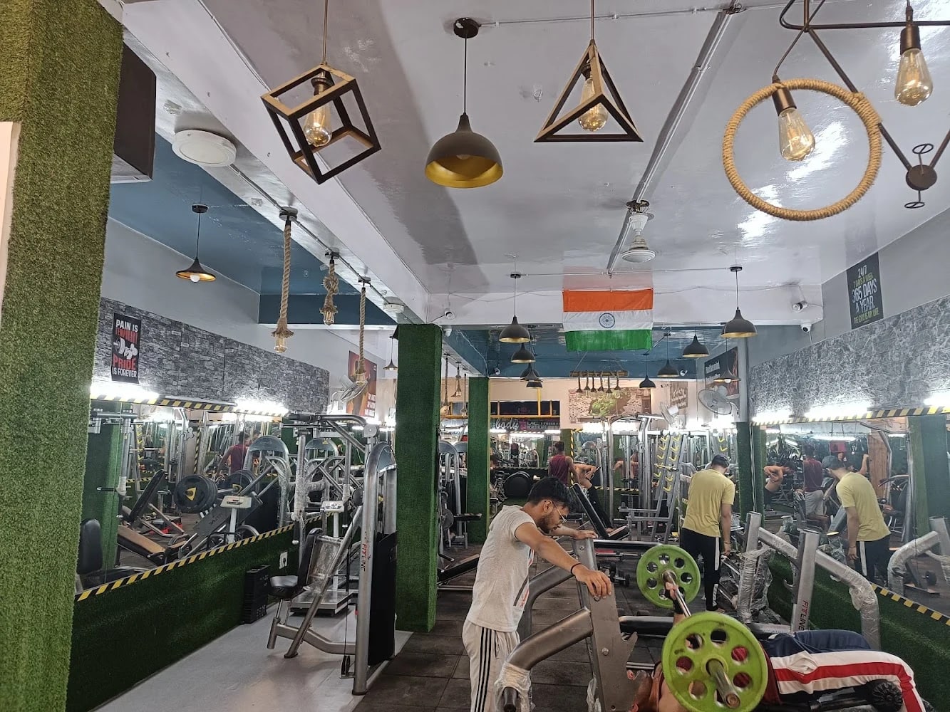 Reps and sets Fitness Club