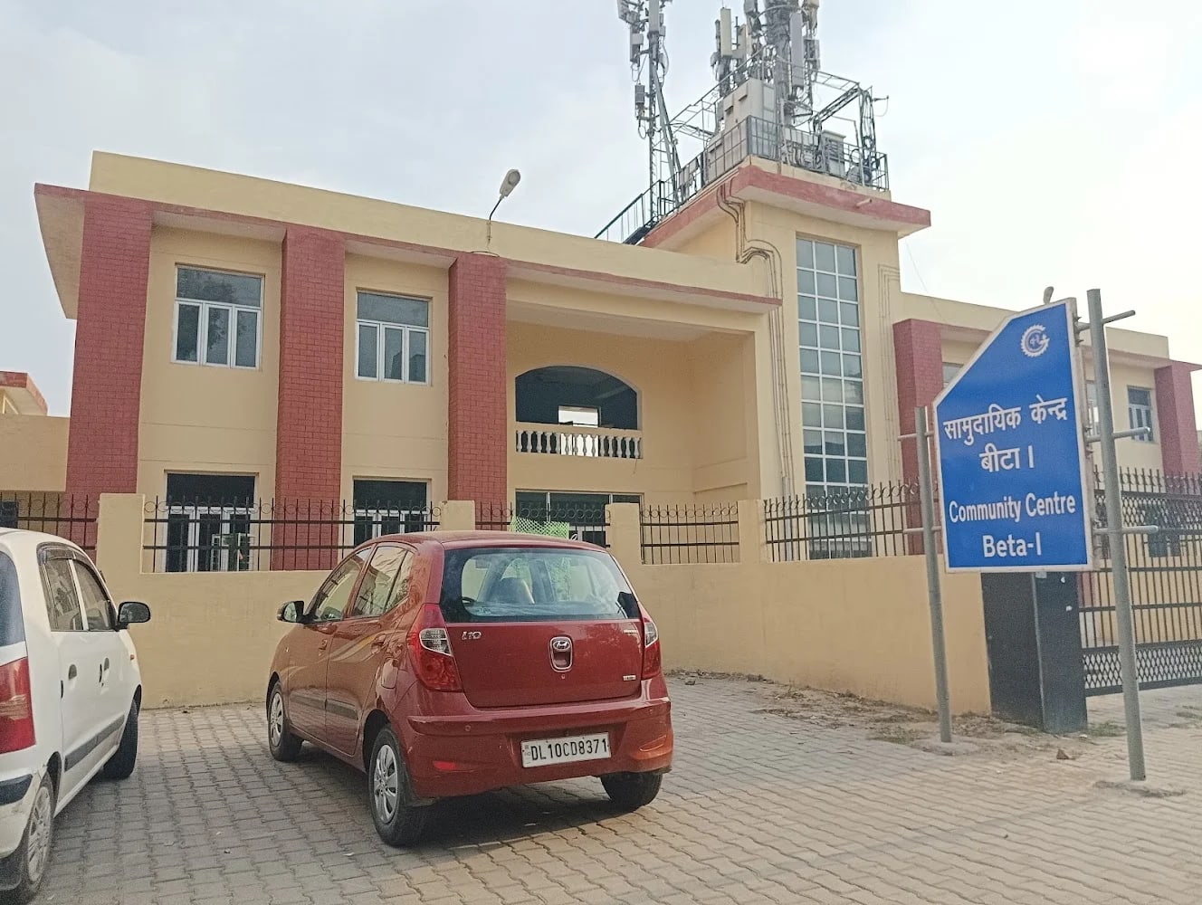 Beta I, Community Centre