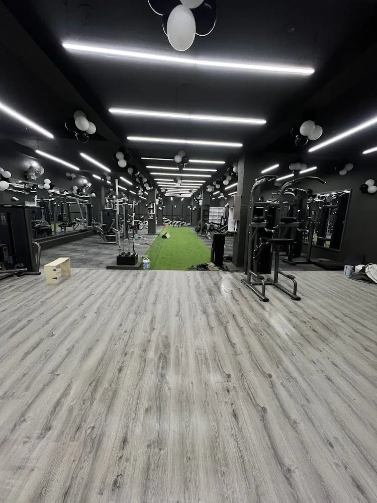 LET ME FIT GYM Chi-5
