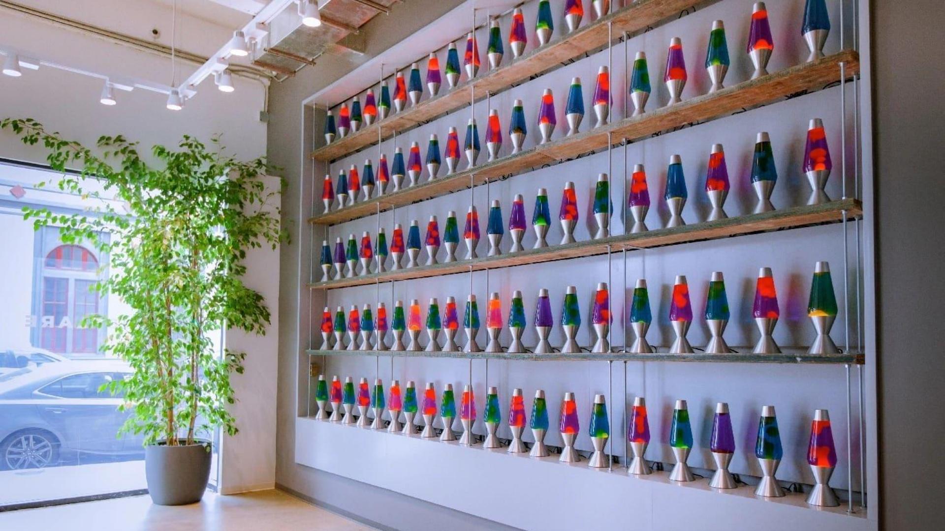 Đèn dung nham - chiếc đèn trang trí nhưng lại nắm giữ an ninh của Internet