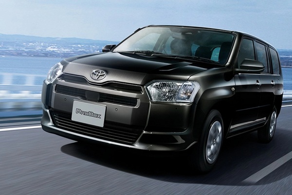 Mẫu xe Toyota có thiết kế hầu như không đổi trong hơn 20 năm vẫn bán tốt