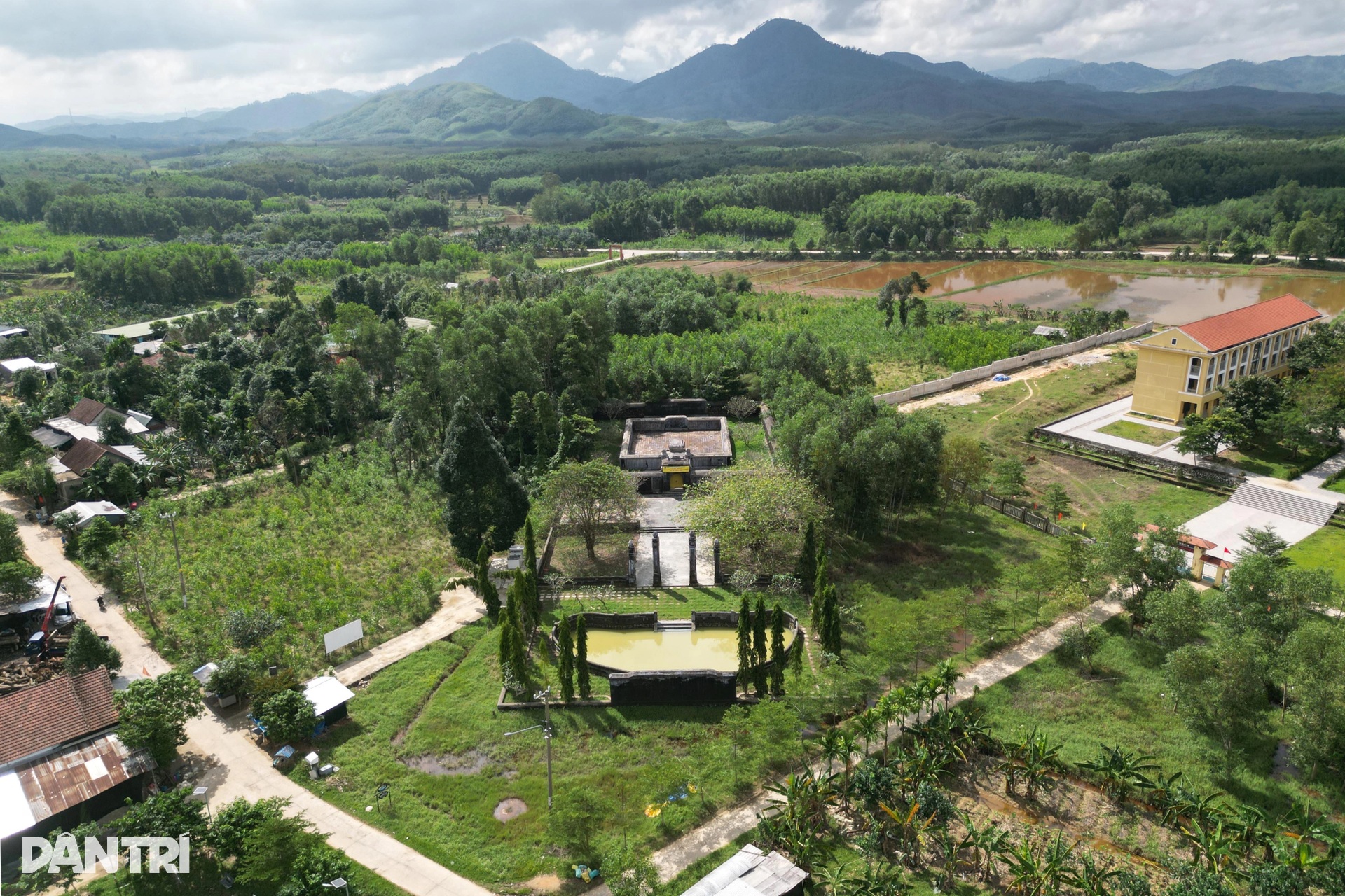 Hiện trạng cung đình, lăng tẩm triều Nguyễn sau các đợt mưa lũ kéo dài - 8