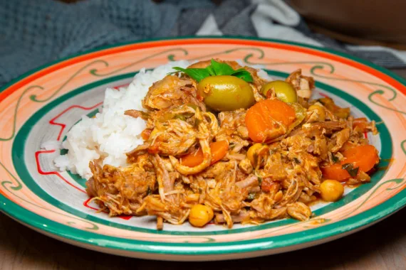 Canarische Ropa Vieja met kikkererwten