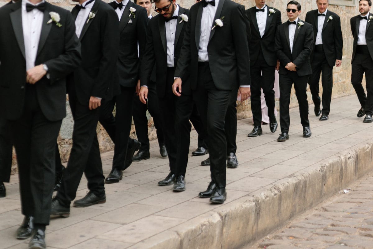 Vibrant candid emotional moments of Eugenia and Daniel dancing with their wedding guests