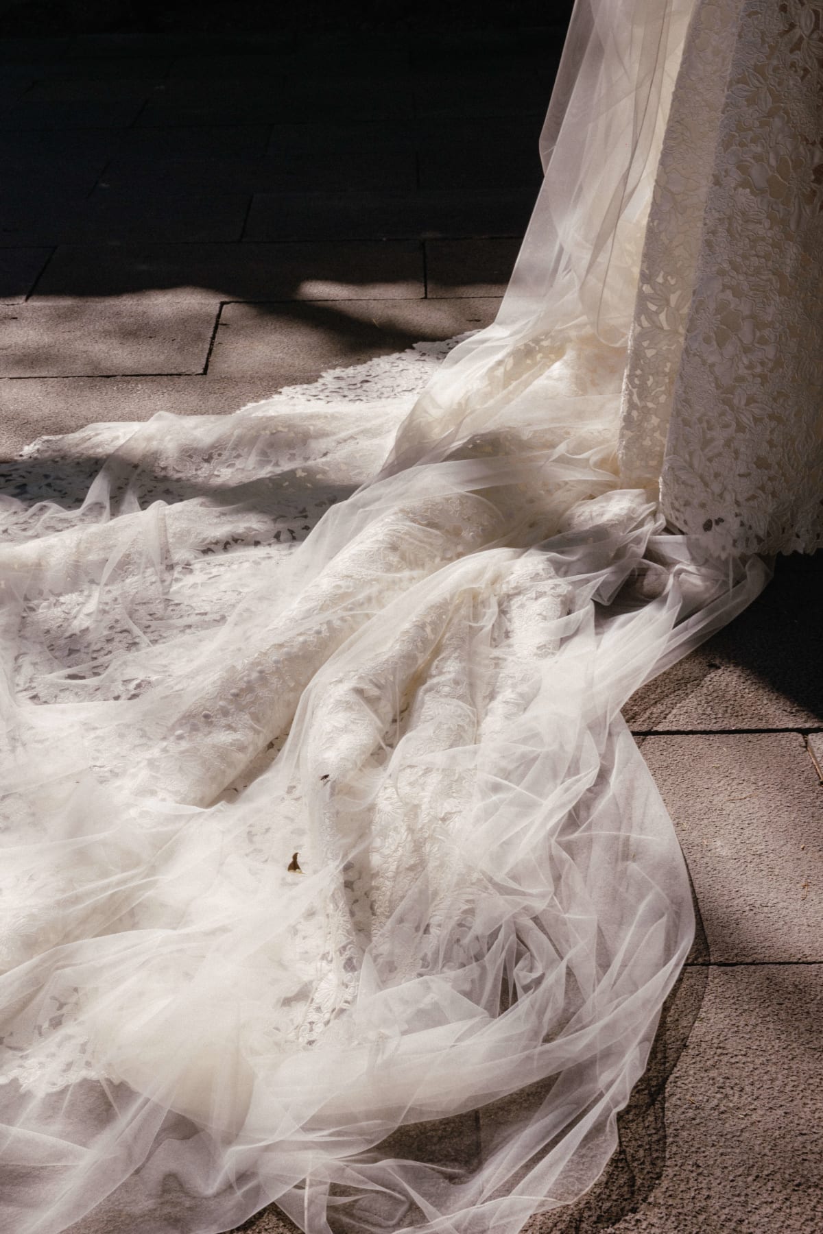 Opulent elegant venue details framing the luxurious ballroom setup for Asia and Boris modern wedding reception