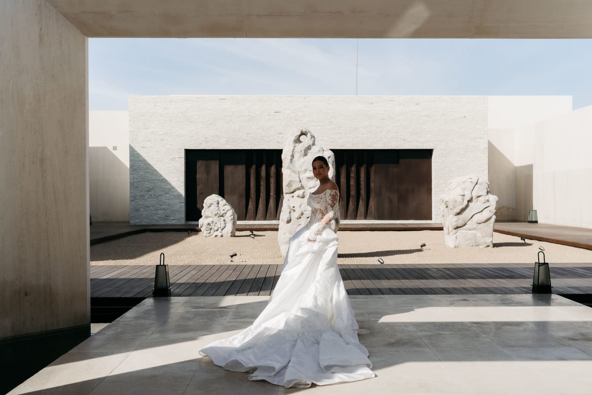 Choosing a Wedding Dress That Photographs Well in Tropical Heat