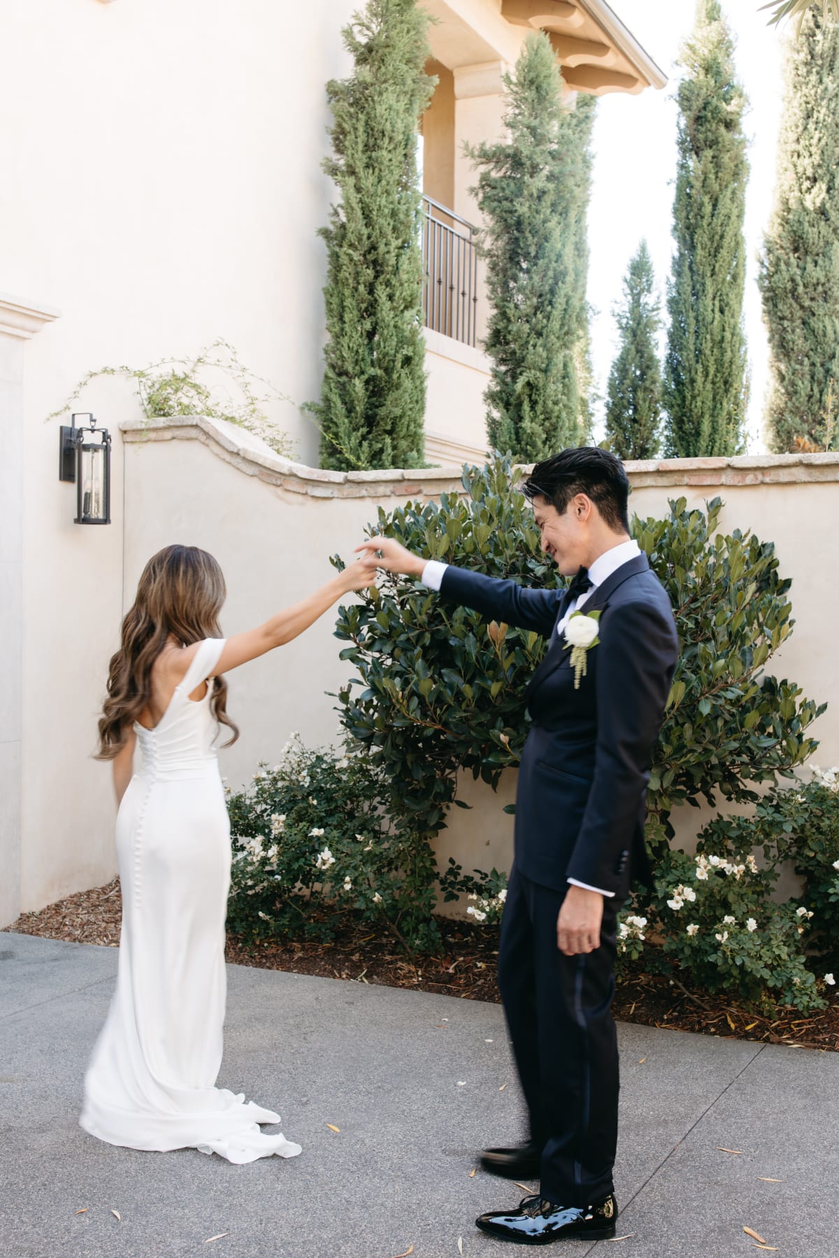 First Look or No First Look? How It Shapes Your Mexico Wedding Photos