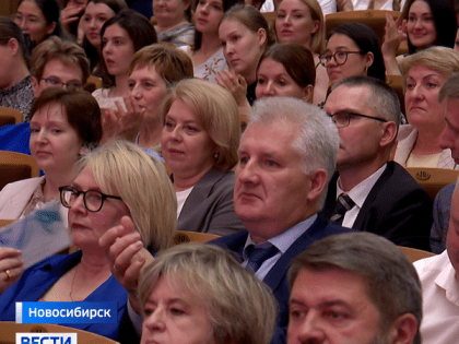 Медиков Новосибирской области поздравили накануне их профессионального праздника