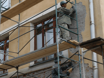 Фасады 91 дома обновили в Новосибирской области за сезон