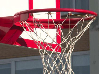 В новом районе открыли современную спортивную площадку