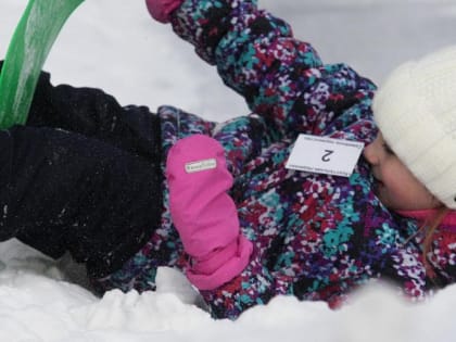 Не сцепляйте ватрушки в «паровозик»: спасатели о правилах катания с горки