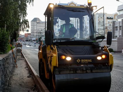 Разбитую улицу Писарева ремонтируют круглыми сутками