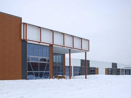 «Ритейл парк» из семи корпусов построили на Бердском шоссе в Новосибирске