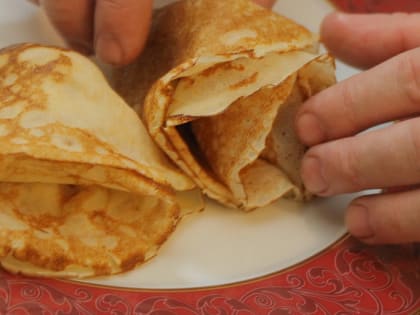 Как есть блины и не толстеть: советы диетолога перед Масленицей