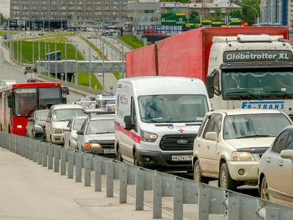 Проход через Октябрьский мост планируют перекрыть из-за Дня города