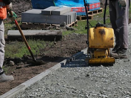 Тротуары в Новосибирске отремонтируют на рекордные 300 млн рублей