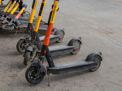 Подросткам стали блокировать доступ к электросамокатам