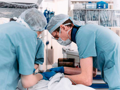 Спасение недоношенной девочки в Новосибирском центре Мешалкина