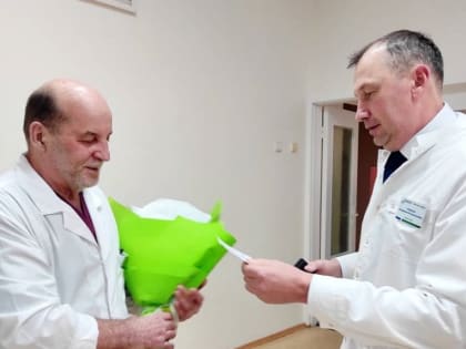 Искитимские медики получили награды за заслуги в здравоохранении